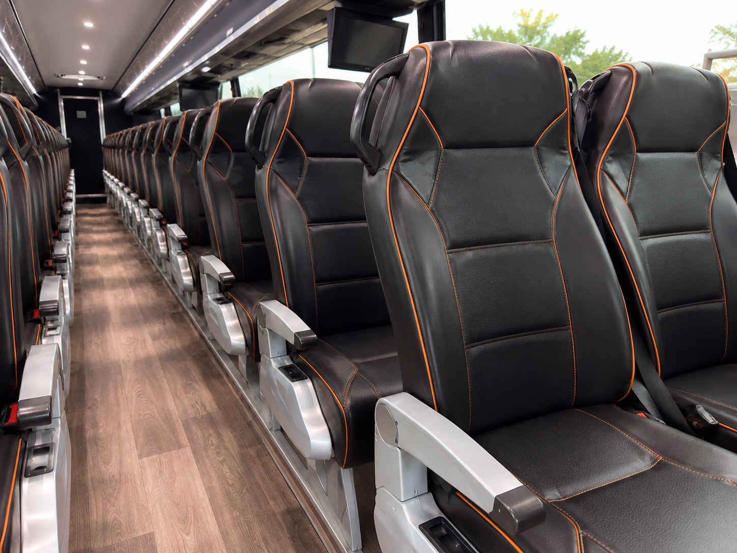 how the type of bus changes the price in lynwood california