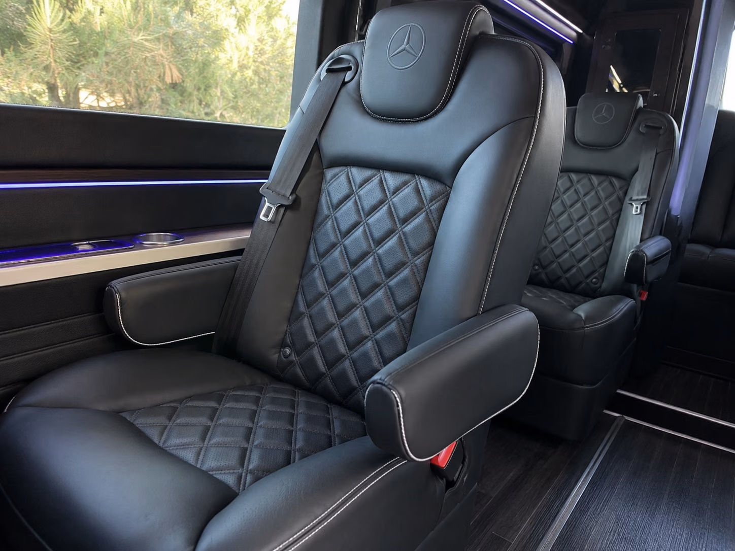 lynwood airport transportation onboard seating