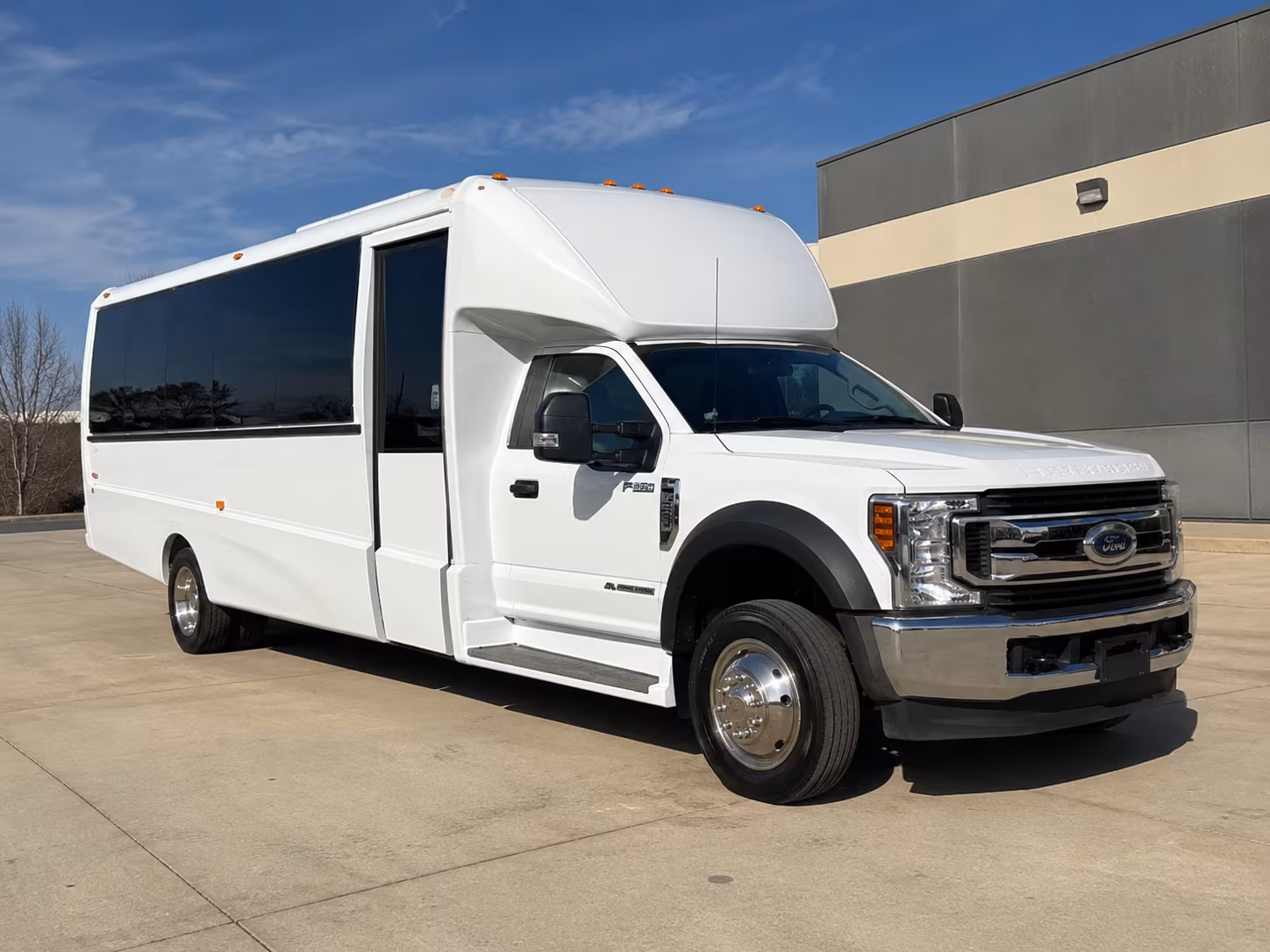 minibus rentals for aquarium of the pacific school trips from lynwood